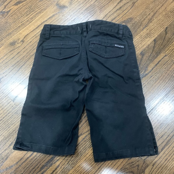 Like new Oakley Women’s Black Shorts Size 0 - Picture 5 of 7